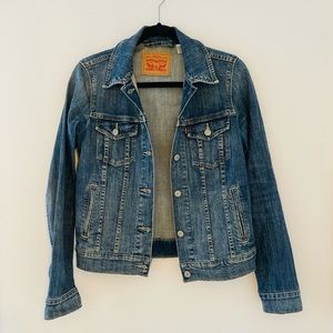 Levi’s Jean Trucker Jacket